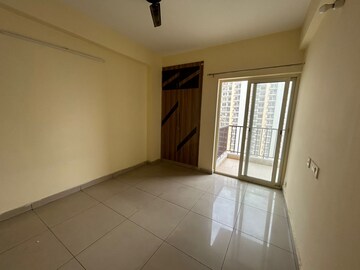 Room in 2.5 BHK Apartment at Nirala Aspire, Sector 16 Greater Noida – for Sale