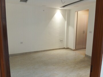 Room in 3 BHK Builder Floor at BPTP Park Central, Sector 85 – for Sale