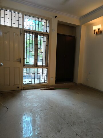 Room in 3 BHK Builder Floor at Ansal Sushant Residency, Sushant Lok Iii – for Sale