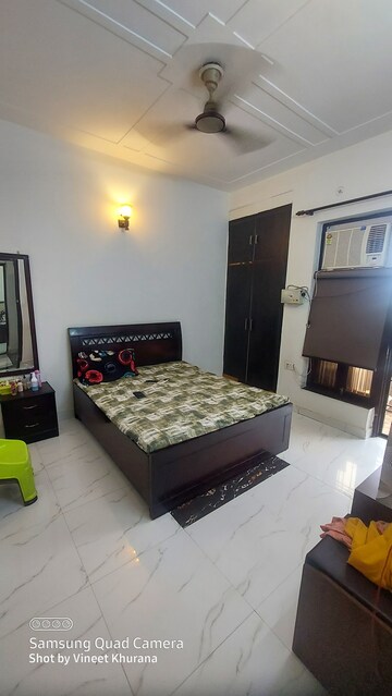 Master Bedroom in 3 BHK Builder Floor at Sector 43 – for Sale
