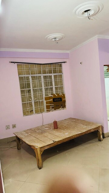 Room in 2 BHK Apartment at Naria – for Sale