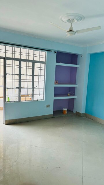 Room in 2 BHK Apartment at Naria – for Sale