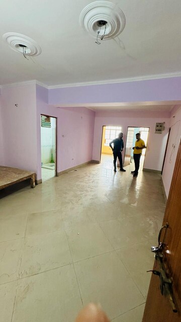 Room in 2 BHK Apartment at Naria – for Sale