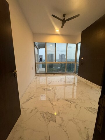 Room in 4 BHK Apartment at Hiranandani Gardens, Powai – for Sale