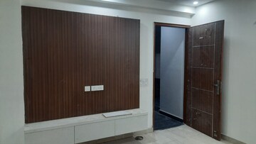 Room in 2 BHK Builder Floor at Palam Vihar – for Sale
