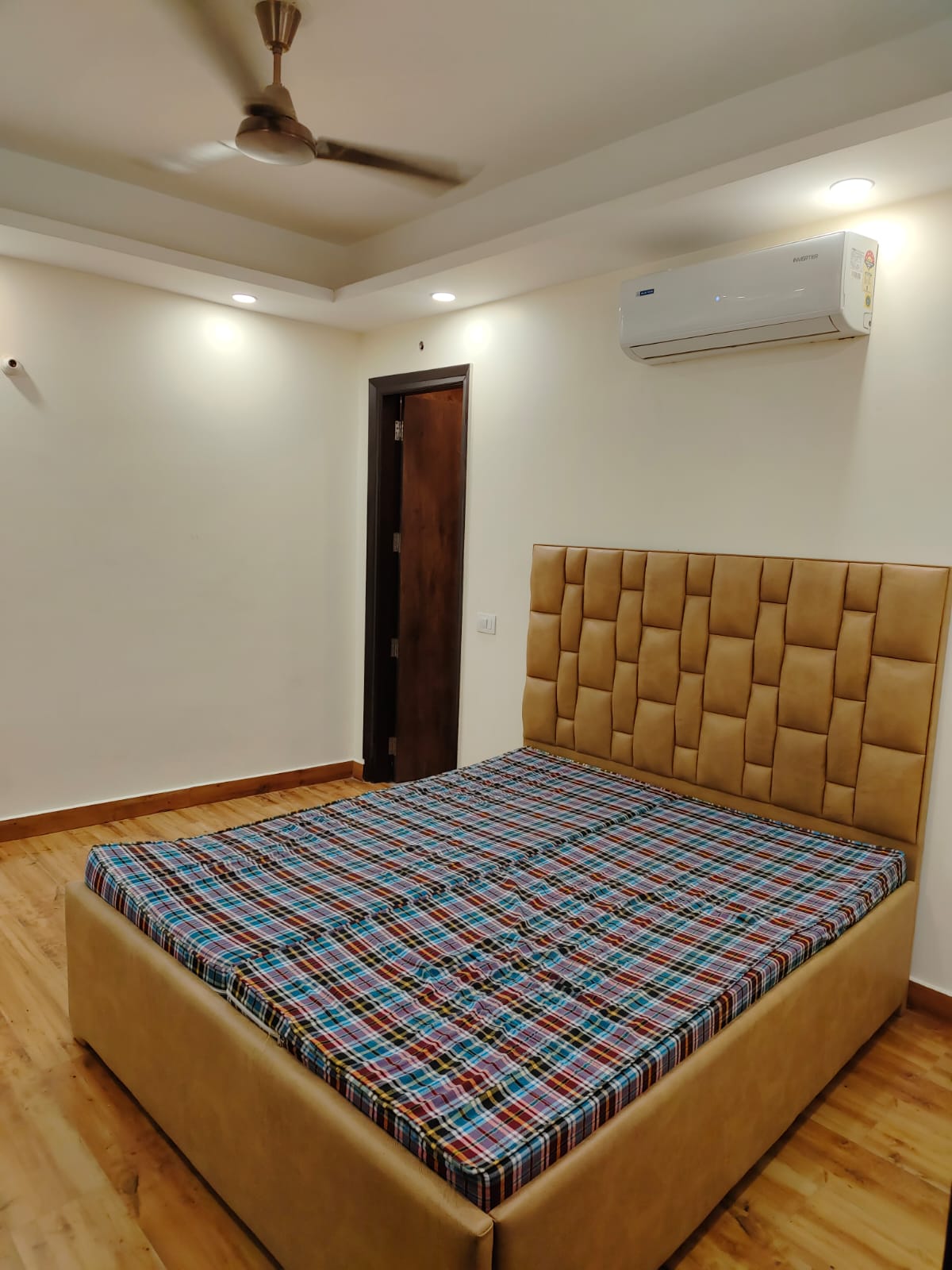 Rental 1 RK 500 Sq.Ft. Apartment in Saket Delhi 7262297