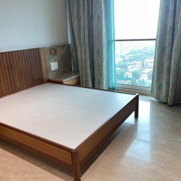 Room in 4 BHK Apartment at Raheja Imperia, Empire Mill – for Sale
