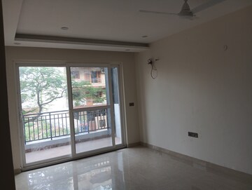 Room in 3 BHK Builder Floor at BPTP Park Central, Sector 85 – for Sale