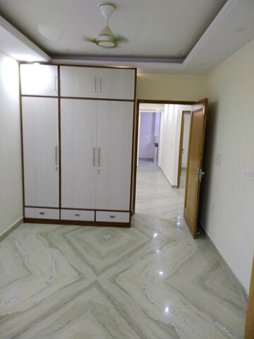 Room in 2 BHK Builder Floor at Lajpat Nagar – for Rent