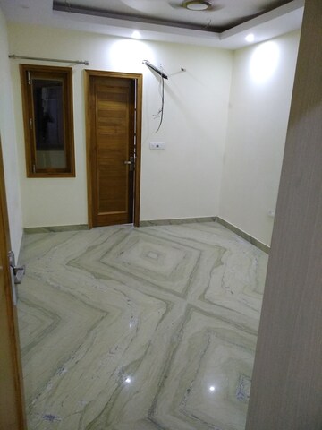 Room in 2 BHK Builder Floor at Lajpat Nagar – for Rent