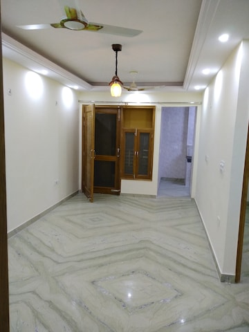 Room in 2 BHK Builder Floor at Lajpat Nagar – for Rent