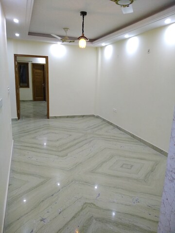 Room in 2 BHK Builder Floor at Lajpat Nagar – for Rent