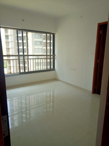 Room in 2 BHK Apartment at Pride Manhattan, Charholi Budruk – for Sale