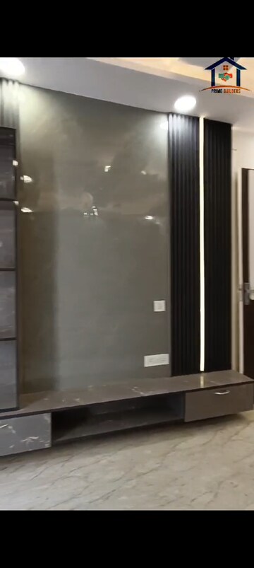 Room in 3 BHK Builder Floor at Uttam Nagar – for Sale