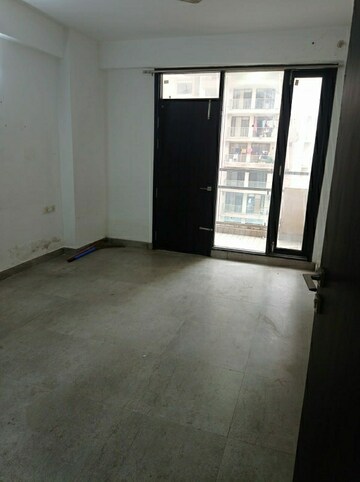 Room in 3 BHK Apartment at Ganga Taj Royale, Tajganj – for Sale
