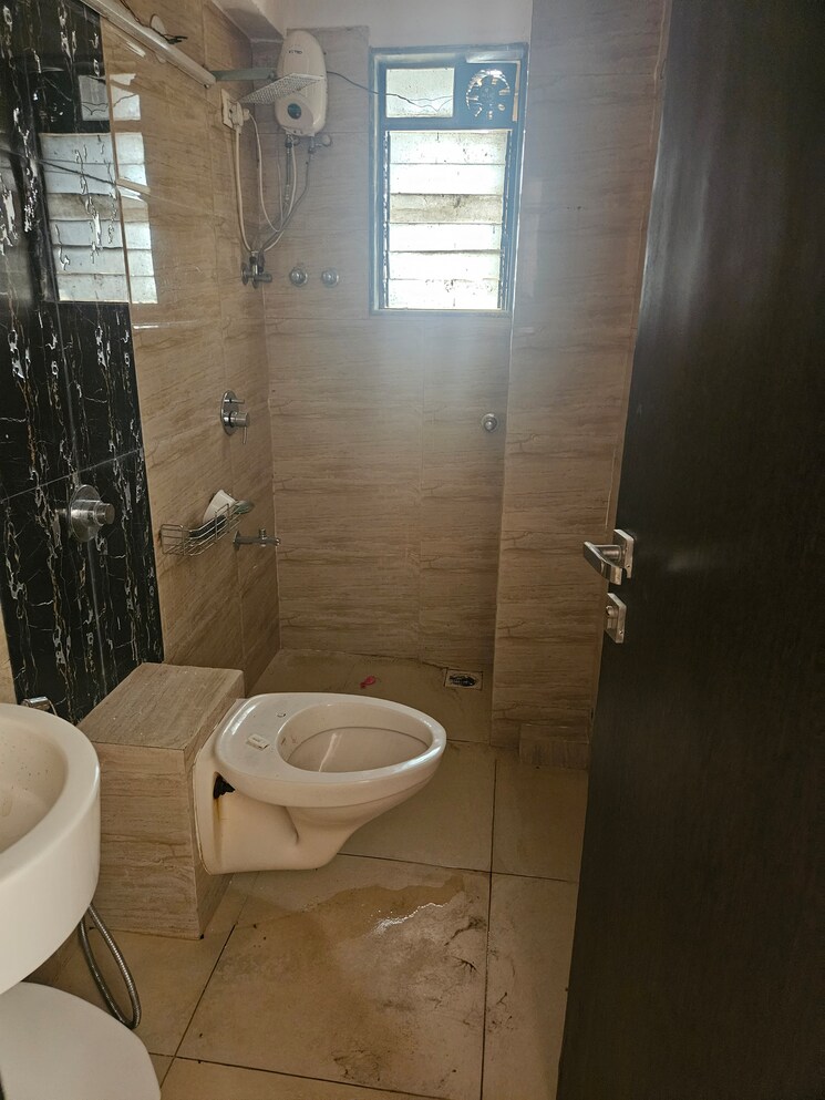 Bathroom, db-realty-orchid-enclave 3 Bedroom 1998 Sq.Ft. Apartment In Agripada Mumbai 7264822