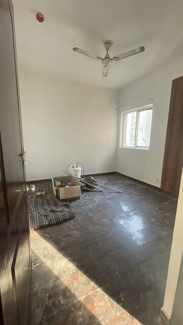 Room in 3 BHK Apartment at Paras Tierea, Sector 137 – for Sale
