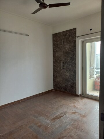 3 BHK Apartment For Sale in Purvanchal Royal Park, Sector 137