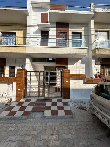 3 BHK Villa – Exterior View View at KharaR-Kurali Highway - for Sale