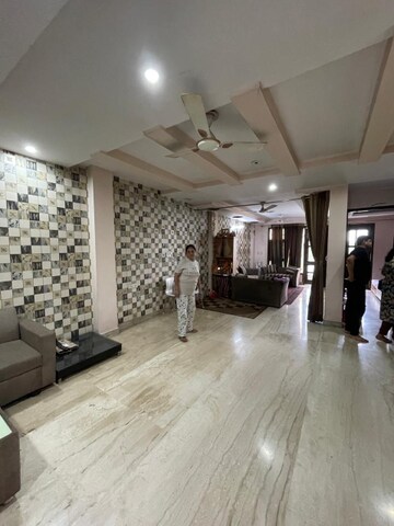 Parking in 3 BHK Builder Floor at West Delhi – for Sale