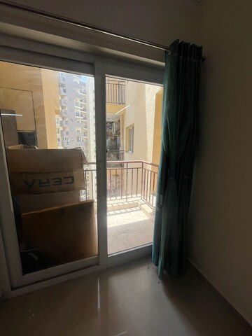 Room in 2 BHK Apartment at Paramount Floraville, Sector 137 – for Sale