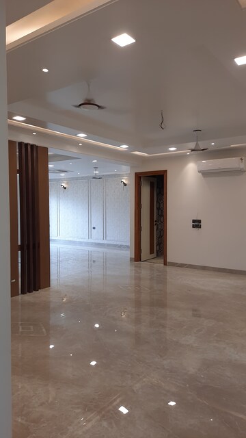 Staircase in 3 BHK Builder Floor at BPTP Parkland, Sector 75 – for Sale