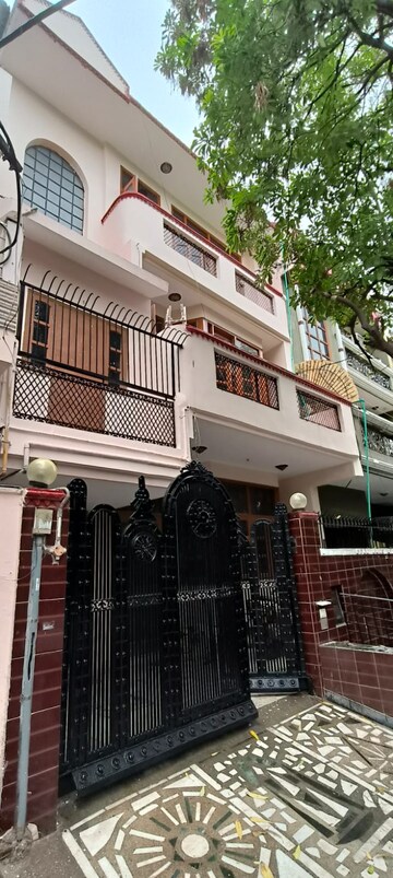5 BHK Independent House – Exterior View View at RWA Apartments Sector 41, Sector 41 - for Sale