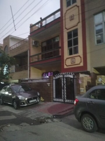 6+ BHK Independent House For Sale in Sector 19