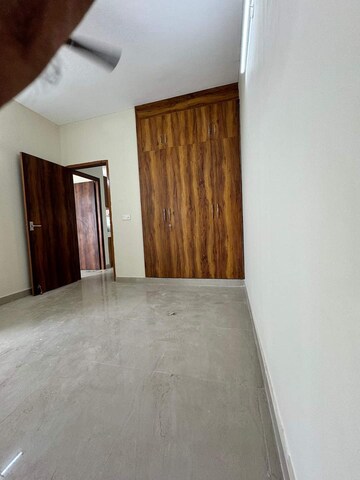 Room in 3 BHK Builder Floor at Sainik Colony – for Sale