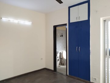 Room in 4 BHK Apartment at Sector 75 – for Sale