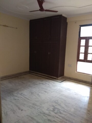 Room in 3 BHK Builder Floor at Vaishali Media Apartment, Vaishali Sector 5 – for Sale