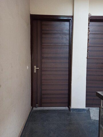 Room in 3.5 BHK Builder Floor at Ghazipur – for Sale