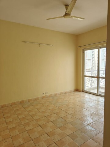 Room in 2 BHK Apartment at BPTP Princess Park, Sector 86 – for Sale