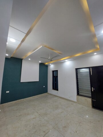 Master Bedroom in 4 BHK Builder Floor at Green Fields Colony – for Sale