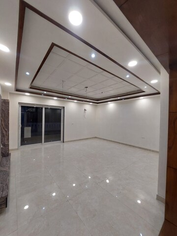Bedroom in 4 BHK Builder Floor at Green Fields Colony – for Sale