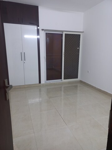 Furnished Amenities in 3 BHK Apartment at Elite Golf Green, Sector 79 – for Sale