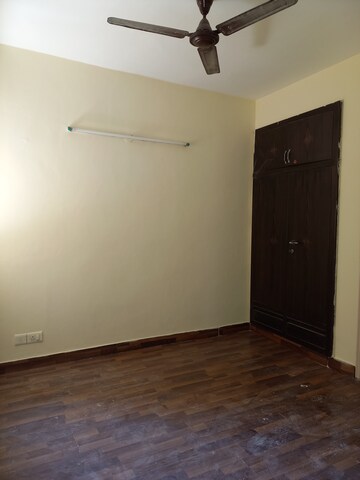 Furnished Amenities in 2 BHK Apartment at Paras Tierea, Sector 137 – for Sale