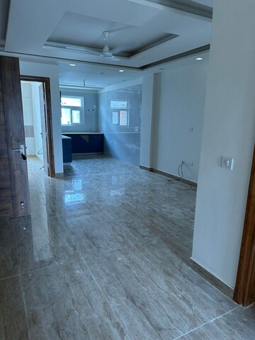 Room in 3 BHK Builder Floor at Puri Kohinoor, Sector 89 – for Sale