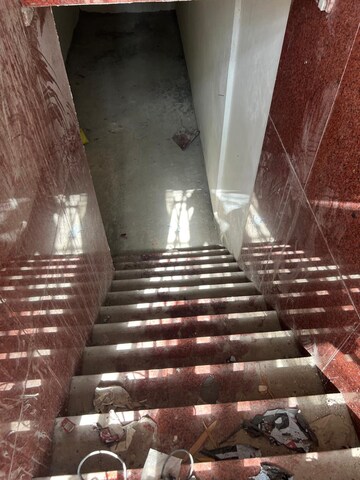 Staircase in  Shop at Lodhi Road – for Rent