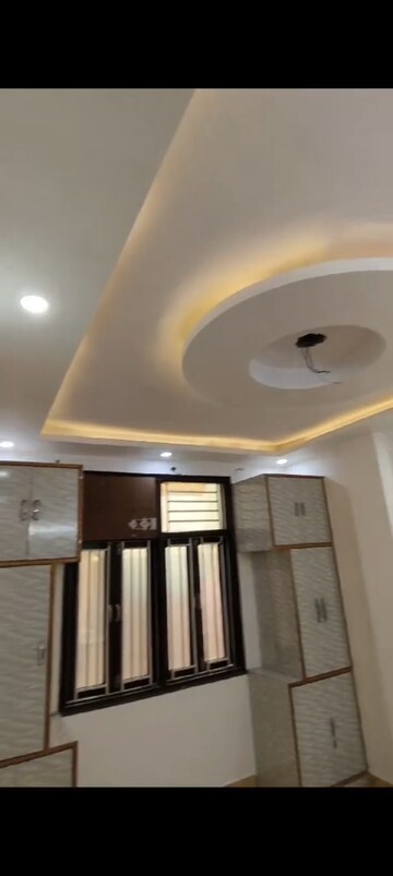 Furnished Amenities in 2 BHK Builder Floor at Uttam Nagar – for Sale