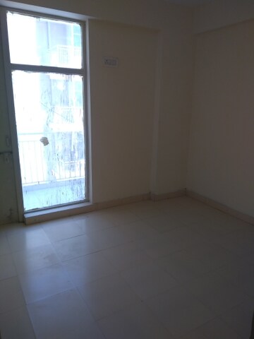 Room in 2 BHK Apartment at Adore Happy Homes, Sector 86 – for Sale
