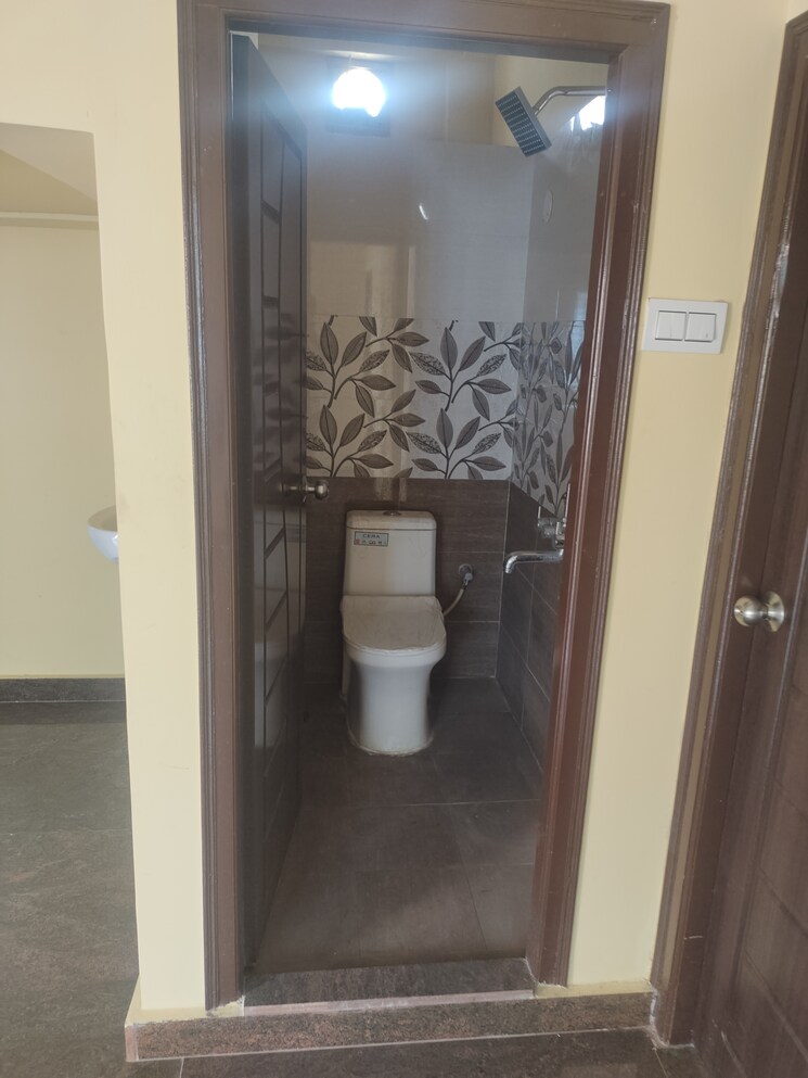 Bathroom, saket-township 6 Bedroom 120 Sq.Yd. Independent House In Kapra Hyderabad 7268218