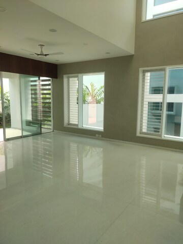 Room in 4 BHK Villa at Jayabheri Temple Tree Hyderabad, Narsingi – for Sale