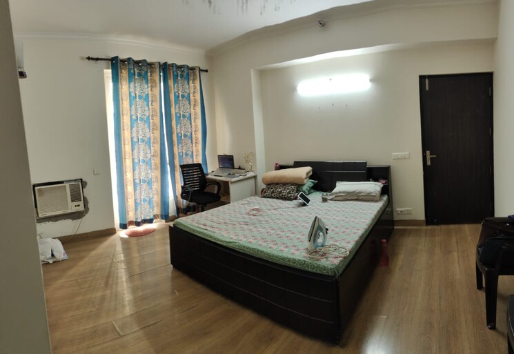 Bedroom, emaar-emerald-estate 3 Bedroom 1395 Sq.Ft. Apartment In Sector 65 Gurgaon 7268387