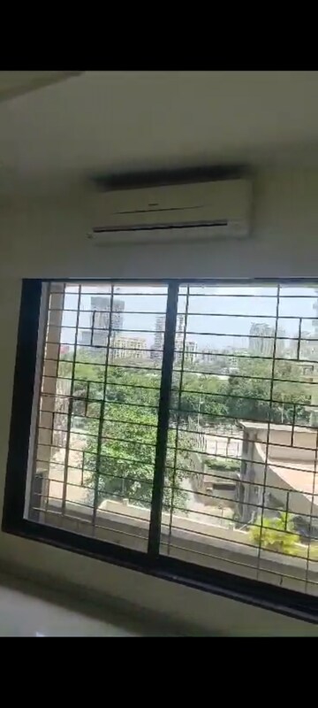 Room in 4 BHK Apartment at Neelkanth Palms, Kapur Bawdi – for Sale