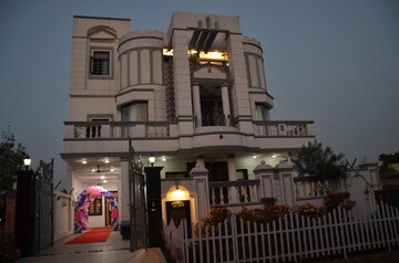 6+ BHK Independent House – Exterior View View at Lagerstroemia Estate, Phi Iv Greater Noida - for Sale