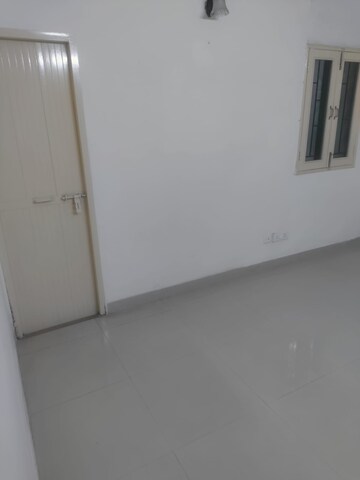 Room in 3 BHK Apartment at Vasant Kunj – for Sale