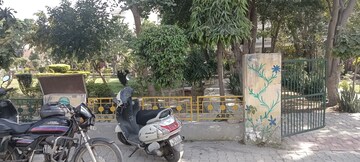 Parking in 2 BHK Builder Floor at Vaishali Sector 4 – for Sale