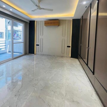 Room in 4 BHK Builder Floor at Ansal API Esencia, Sector 67 – for Sale