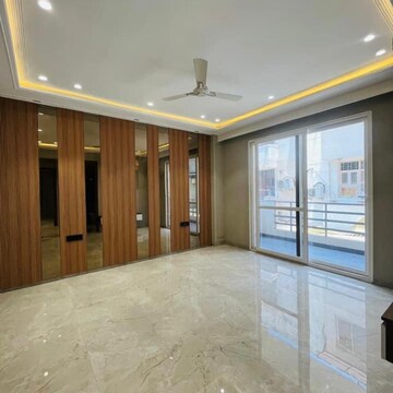 Room in 4 BHK Builder Floor at Ansal API Esencia, Sector 67 – for Sale